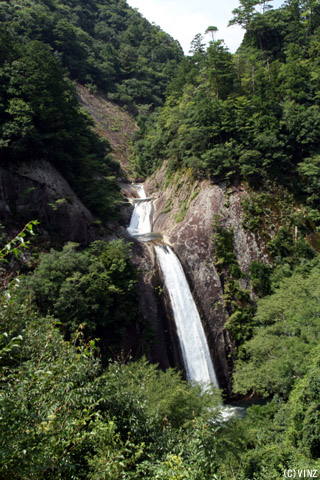 名勝　熊野市紀和町　「布引の滝」（日本の滝１００選）